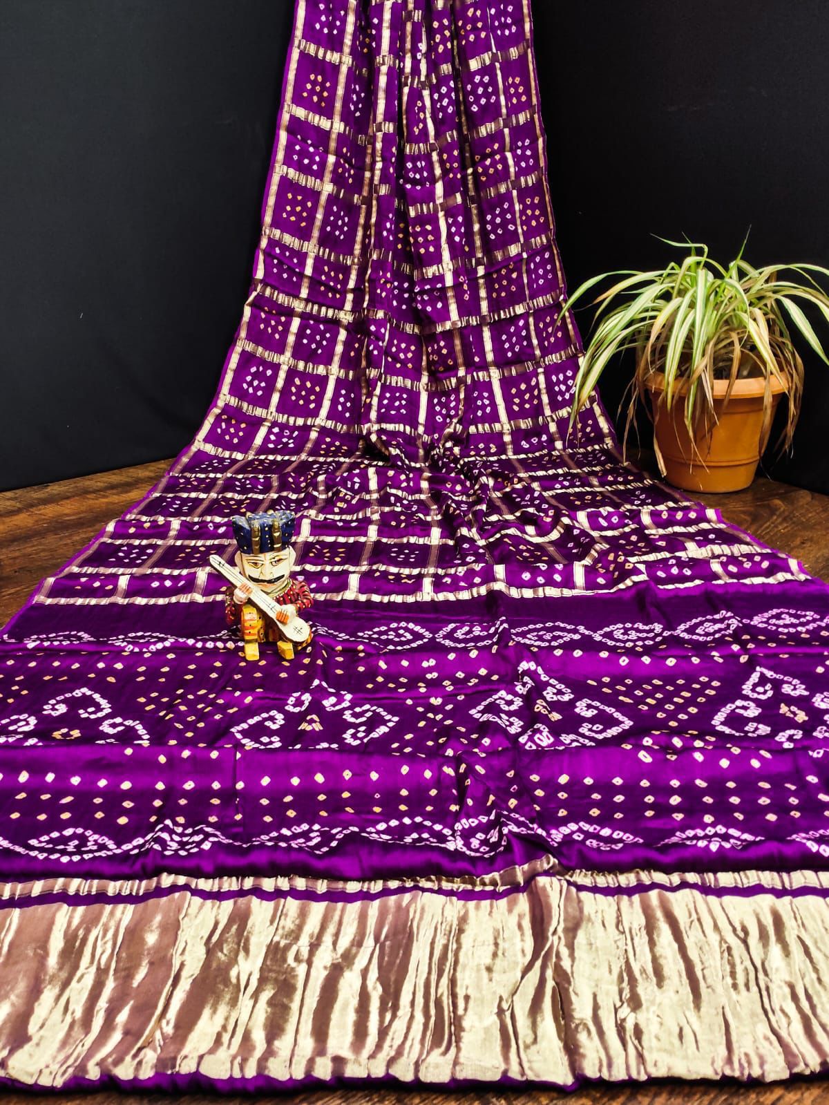 Nakshi Pallu Pure Gaji Silk Bandhej Saree